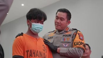 ブリタール警察、暴動とDPRDビル放火事件の容疑者を発表