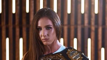 6 Semaines Après Avoir Quitté Son Poste De Strip-teaseuse, Vanessa Demopoulos Sabet Remporte Le Premier UFC