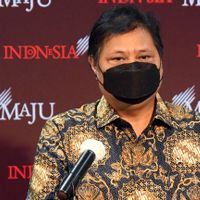 Perkecil Skala Status, Airlangga: Warga di 5 Rumah Kena COVID-19, Langsung Zona Merah