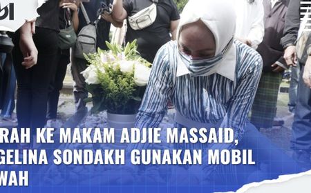 VIDEO: Ziarah ke Makam Adjie Massaid, Angelina Sondakh Gunakan Mobil Mewah