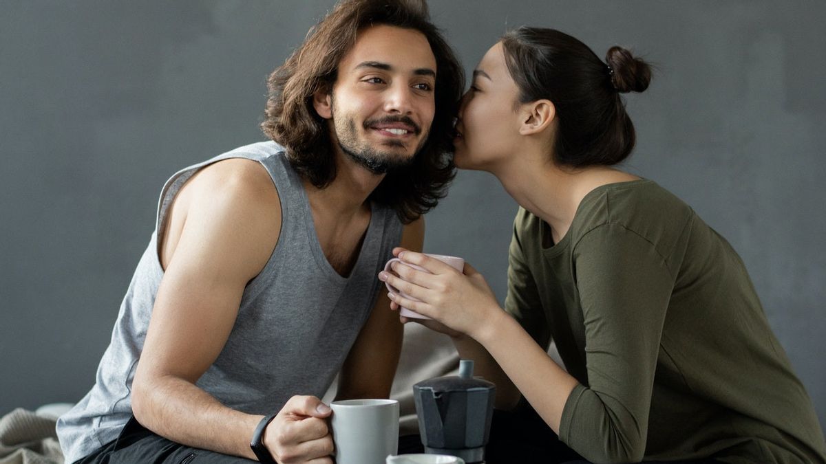 調査によると、セックスについて公然と話すカップルは満足度が高い
