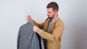 Tampil Memukau dengan Perpaduan Warna Abu-abu untuk Pakaian yang Bikin Orang Melirik