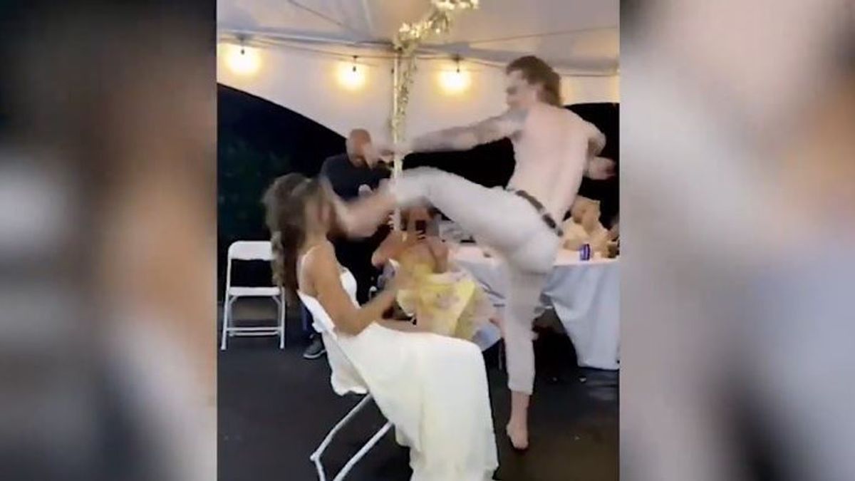 丈夫在婚礼那天不小心踢了妻子的脸，视频在TikTok上很流行