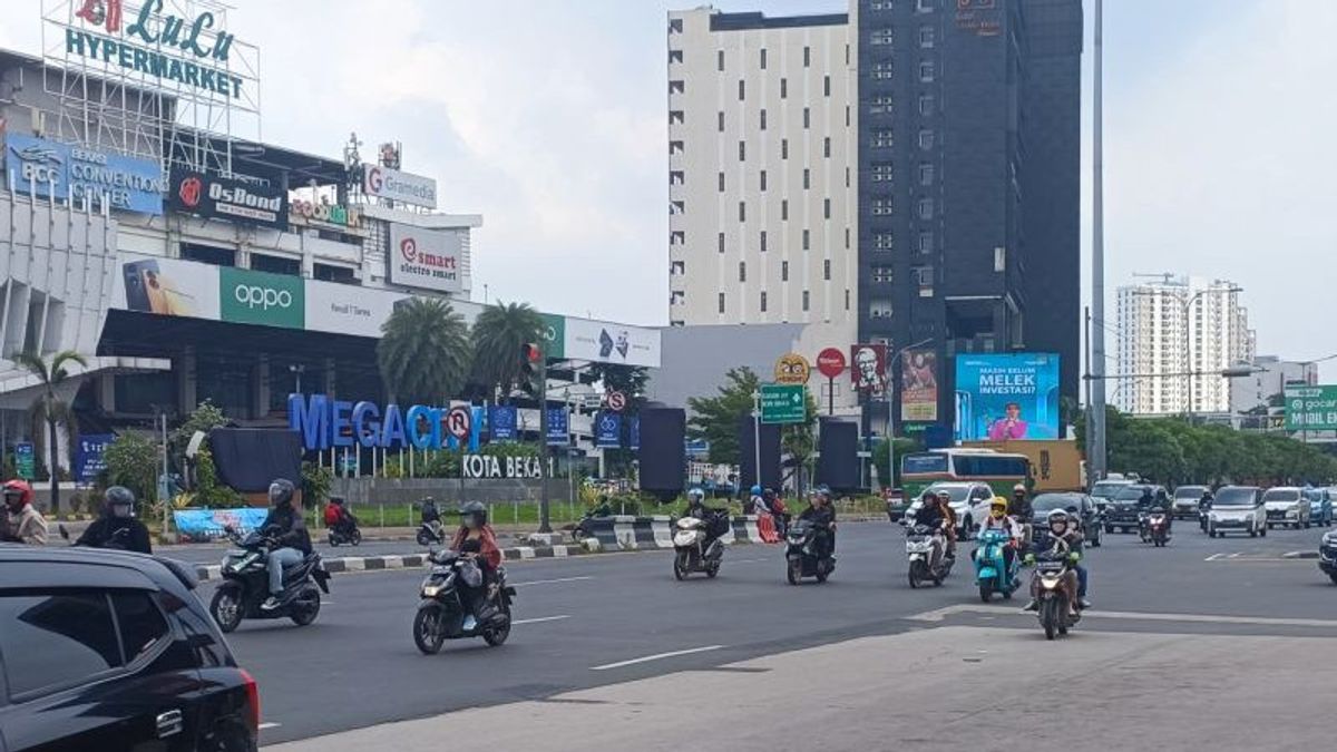 Backflow 2023 In Kalimalang Bekasi - Jakarta Is Still Dominated By Local Motorcycles