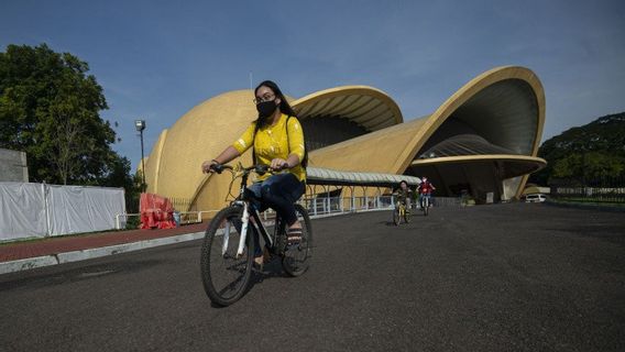 Pengunjung Taman Mini Melonjak Hari Ini