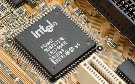 Intel Luncurkan Blocksclae, Chip Terbaru  Tambang Bitcoin, Hash Rate Tinggi dan Irit Listrik