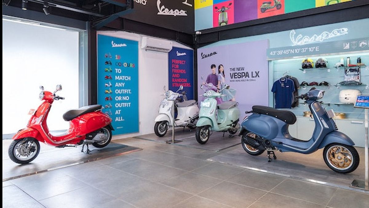 Piaggio Presents New Motoplex Dealer At Bintaro