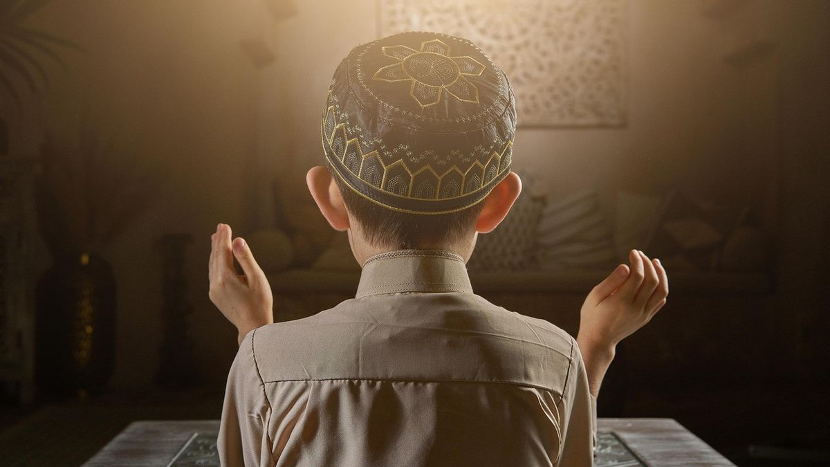 Apakah Boleh Salat di Atas Kasur? Yuk, Cari Tahu Jawabannya di Sini 