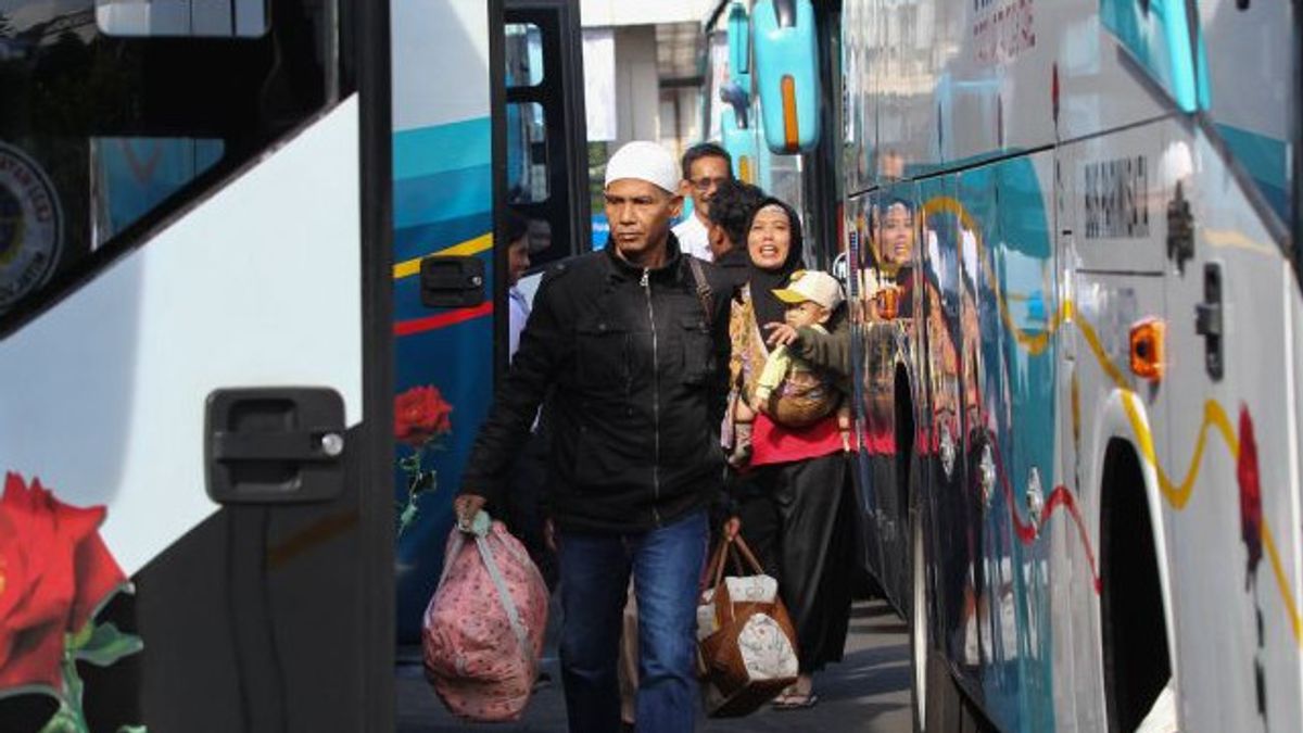 Kementerian BUMN Lepas Peserta Mudik Menggunakan Bus di Monas Besok