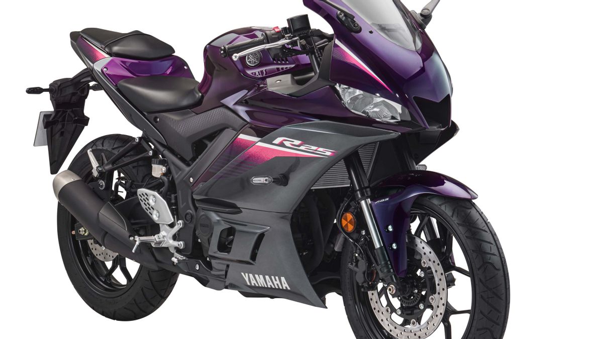 マレーシアのヤマハYZF-R25 2023の新しい色