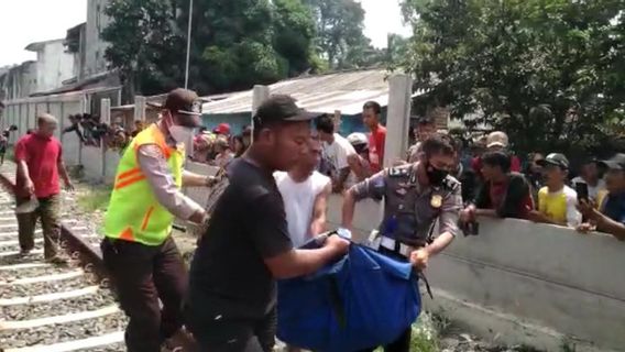 Lewat Perlintasan Kereta Api Tanpa Palang Pintu, Wanita 18 Tahun Naik Motor Honda Beat Tewas Terseret Belasan Meter