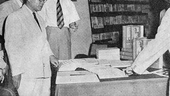 The Story Of Bung Hatta's Book Collection Beating The National Library, From History To Politics