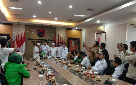 Didukung 8 Partai, Wayan Koster Optimistis Menang Lawan De Gadjah di Pilgub Bali 