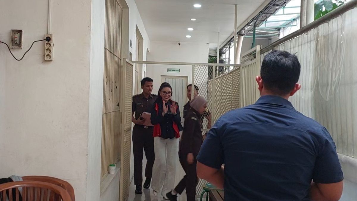 Nikita Mirzani Denied Mail's Testimony Regarding Commission Rp30 Million From Reza Gladys's Money