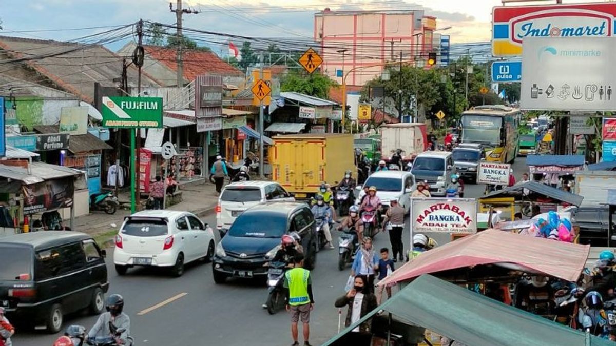 重型车辆禁止穿越Cianjur主线，以防止返乡拥堵