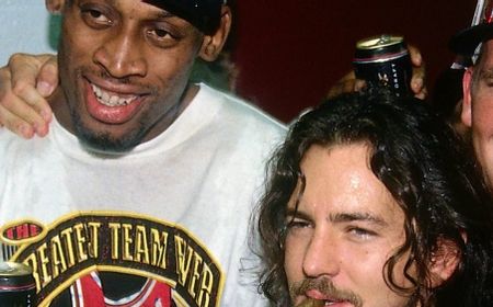 Cerita Eddie Vedder Nonton Konser Jane's Addiction Bareng Dennis Rodman