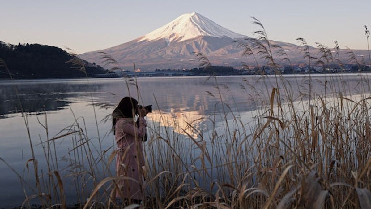 スグハンビューインダーのためにお気に入りの観光客になる、これは日本で有名な湖のリストです