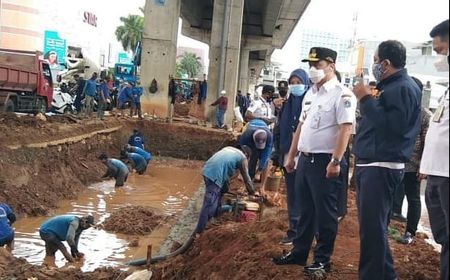 Pemprov DKI Buat Olakan Air untuk Tampung Genangan Cegah Banjir di Jalanan