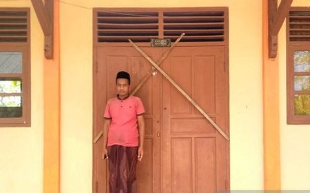 Sekolah Disegel Gara-gara Sengketa Lahan, Anak-anak SD Rekkerek Pamekasan Merana Harus Menumpang Belajar di Rumah Warga