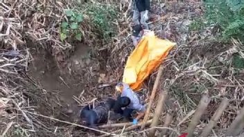 Police Investigate The Discovery Of A Body Dressed In A Cyclist At The Bottom Of The Cisolok Sukabumi Gorge