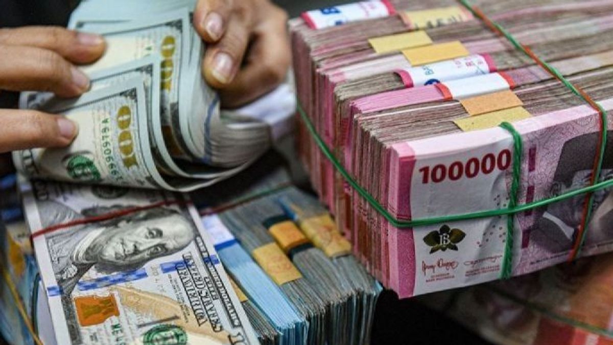 Rupiah Hari Ini Berpotensi Lanjutkan Pelemahan Imbas Sentimen Eksternal