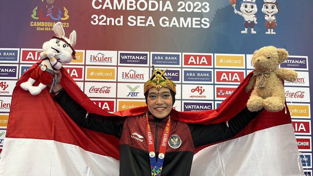 The Spirit Of Never Giving Up Puspa Arumsari With The Gold Medal Of The 2023 SEA Games Pencak Silat