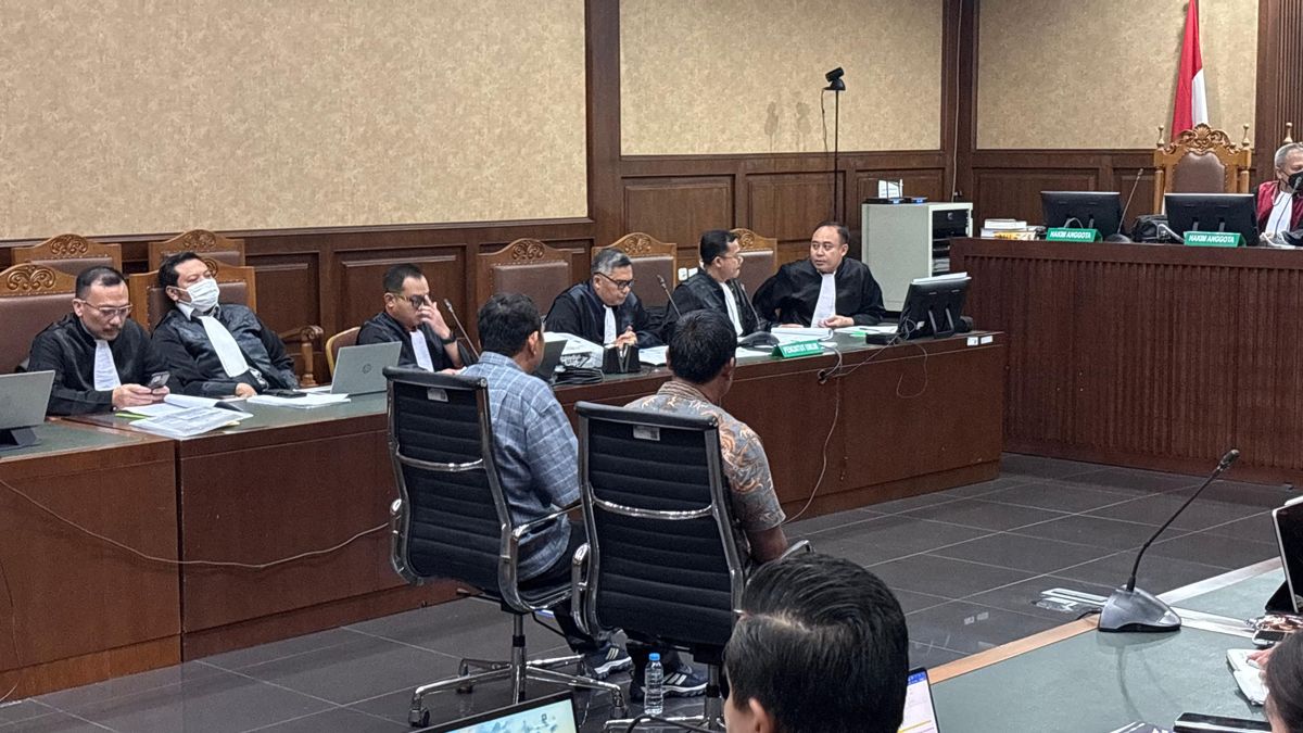 Hasto Staff Says KPK Investigators Deceived Rossa Before Confiscation Of Three Cellphones