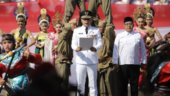 Di Perayaan HUT ke-78 RI, Wali Kota Eri Cahyadi Ajak Warga Surabaya Perangi Kemiskinan