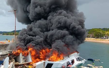 Speedboat yang Ditumpangi Cagub Malut Benny Laos Terbakar