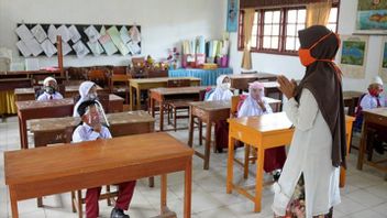 Nadiem: Limited PTM Not The Same As Face-to-face Mormal School