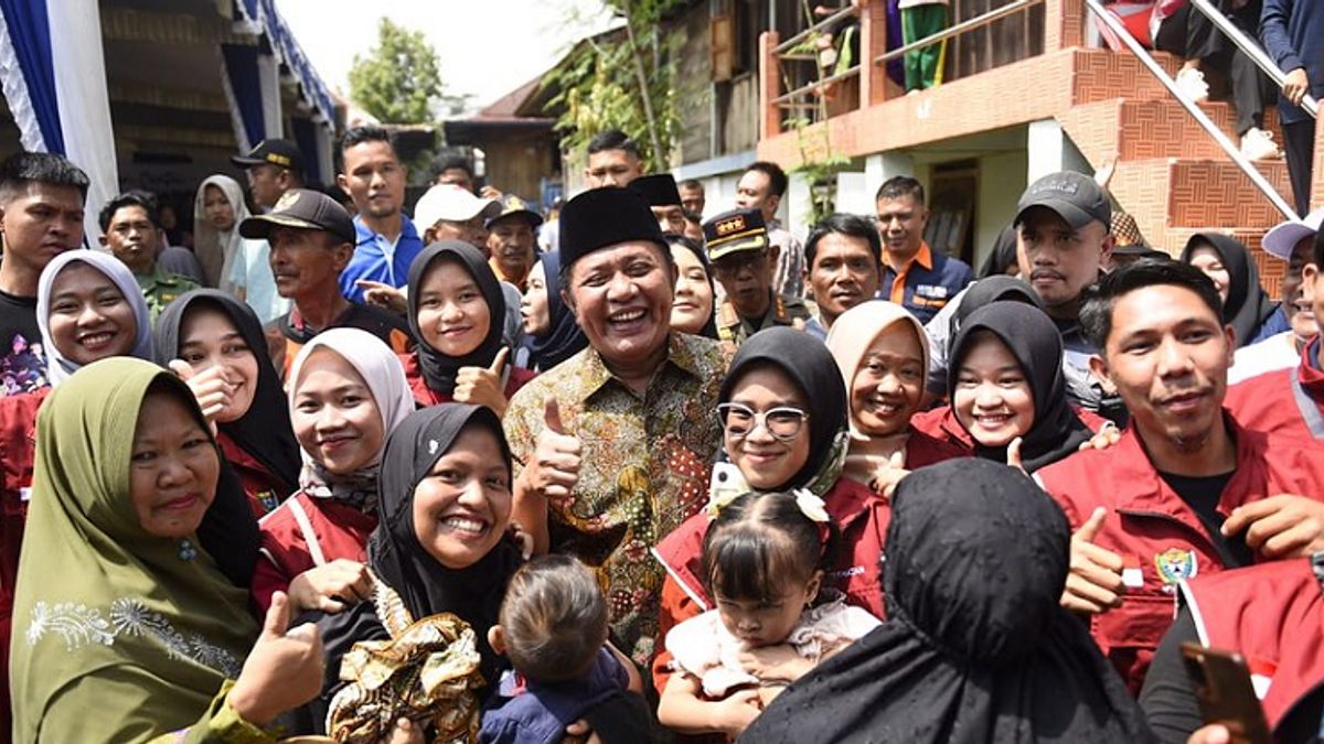 Gubernur Sumatera Selatan Berikan Bea Siswa untuk Anak Korban Serangan Harimau di Semende Darat