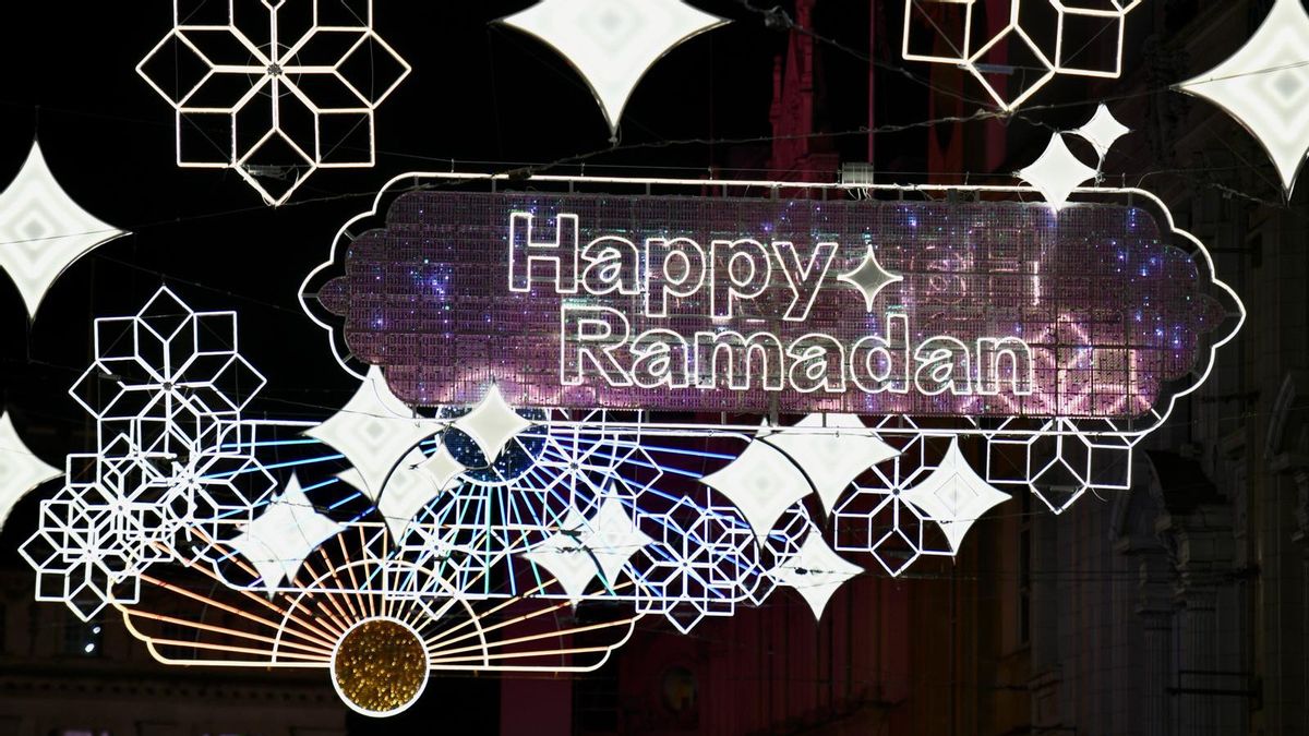 Ramadan Lights Illuminates London During Fasting Month, Mayor Sadiq Khan: Clear Message Of Our Diversity