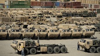 Les Renseignements Révèlent Des Armes De Fabrication Américaine Contrôlées Par Les Talibans, 2 000 Véhicules Blindés Aux Hélicoptères Black Hawk