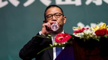 Chinese Entrepreneur Zhong Shanshan Crosses Warren Buffett On The World's Richest People List