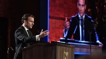 La France Fait Face à Une Nouvelle Vague De Pandémie, Le Président Macron Ouvre La Possibilité De Vacciner Obligatoirement Contre La COVID-19