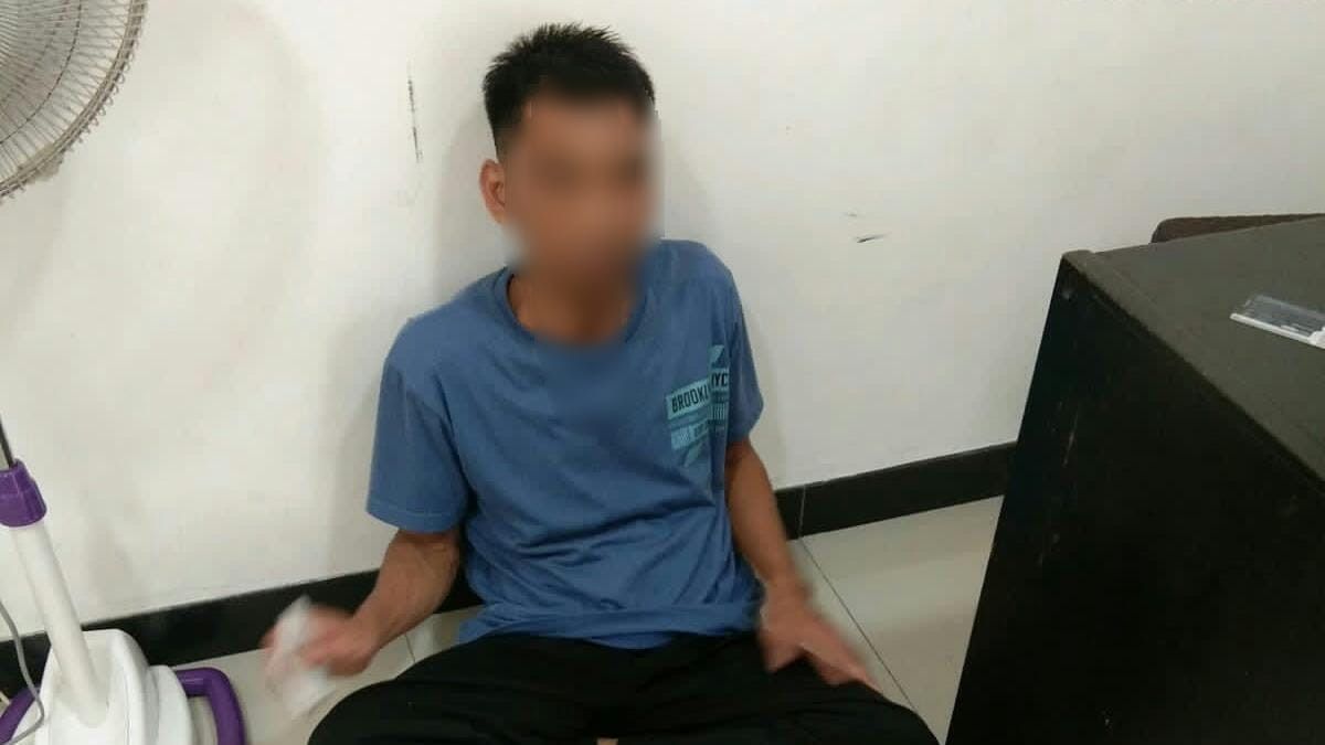 The Perpetrators Of Sexual Harassment On The Commuter Line Turned Out To Be Residents Of Sawah Besar, Had Been Paraded By Passengers Before Being Handed Over To Officers