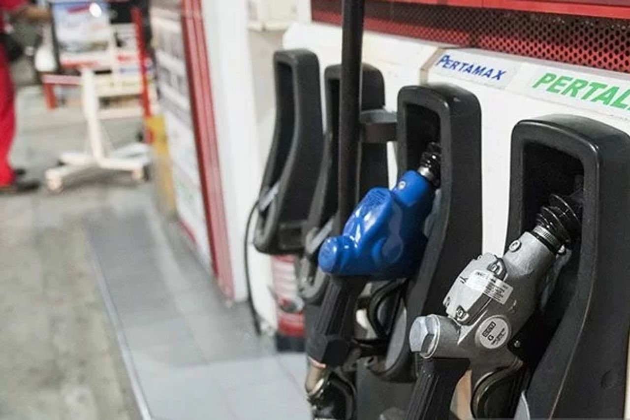 マルクとパプアのPertamaxの新価格はRp12,750だが、Pertaliteの価格は以前のRp7,850からRp7,650に低下した。