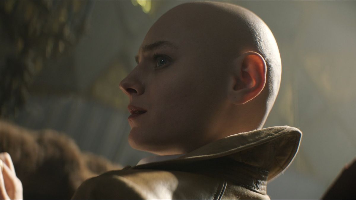 Emma Corrin은 새로운 <i>Deadpool & Wolverine</i> 예고편에서 처음으로 Cassandra Nova 역을 맡았습니다.