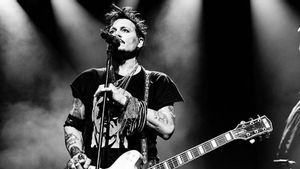 Johnny Depp Gaet Jeff Beck Bawakan Lagu John Lennon