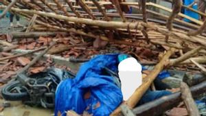 Kurir Paket Tewas Tertimpa Bangunan Saat Angin Kencang yang Melanda Cirebon Minggu Petang