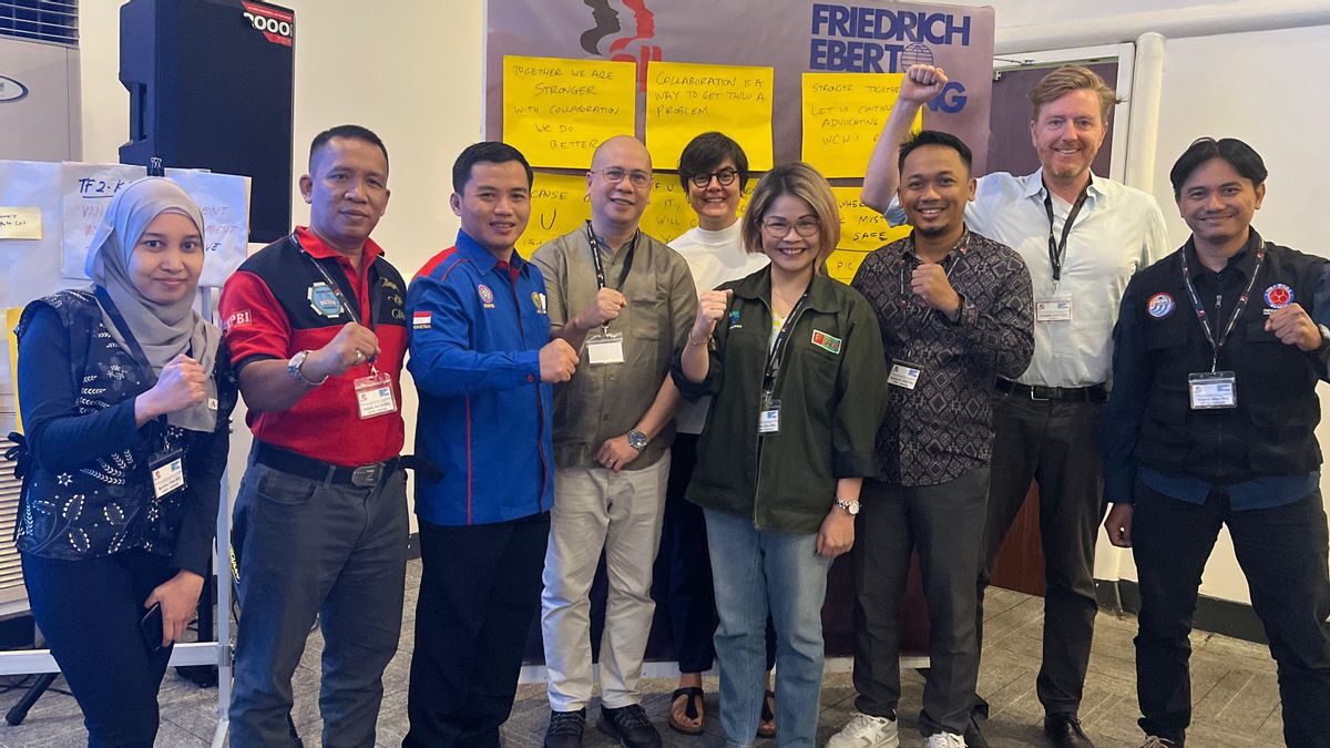 IndustriALL Berkolaborasi dengan FES Laksanakan Pelatihan Organizer White Collar