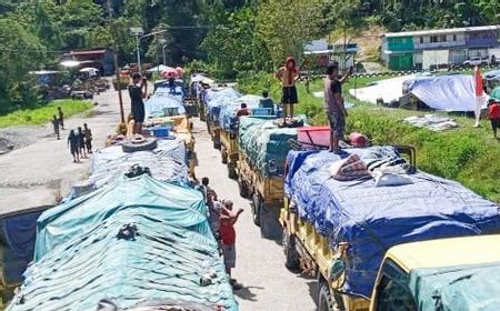 Negosiasi Berhasil, Palang Jalan Trans Jayapura Wamena di Distrik Elelim Akhirnya Dibuka