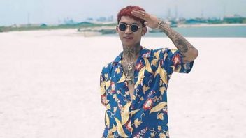 Accused Of Plagiarizing EXO's Lay Music Video, Young Lex: K-pop Fans Have Micin's Brain Says It's Plagiarism