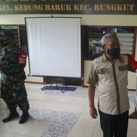 Diklaim Efektif, Khofifah Perpanjang Lagi PPKM Mikro di Jatim