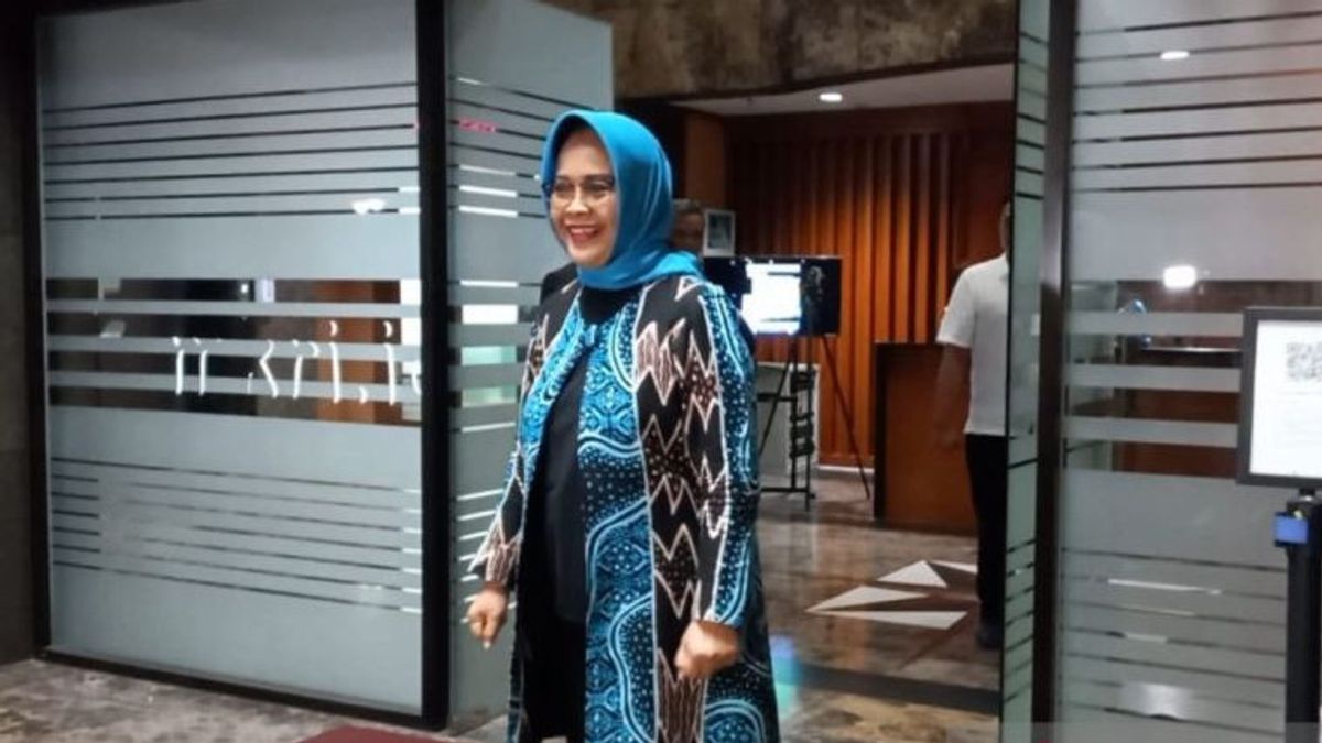 Enny Nurbaningsih Hakim Susul Anwar Usman and Arief Hidayat 被 MKMK 审查