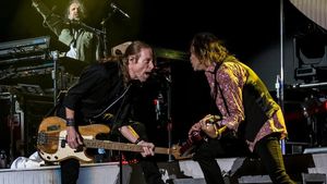 Transisi Foreigner Mulus, Vokalis Baru Luis Maldonado Kantongi Restu Lou Gramm