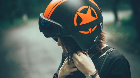 4 Tips Using Helmets To Prevent Lepek Hair