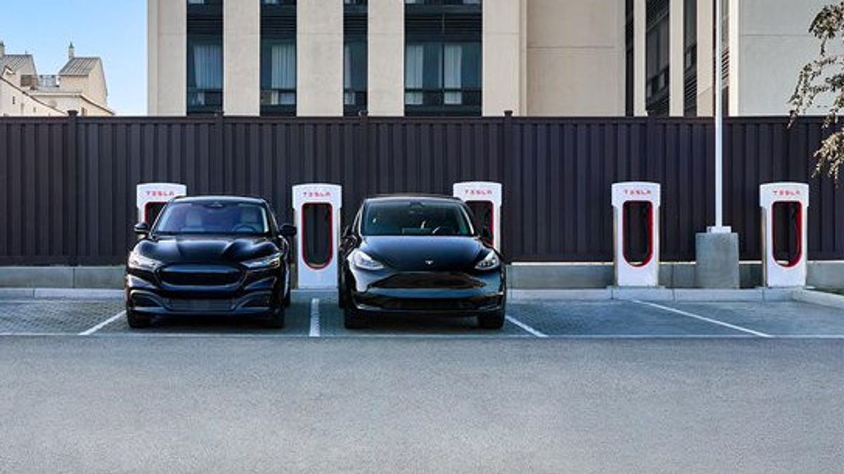 Google Maps Kini Tampilkan Ketersediaan Tesla Supercharger Secara Real-Time di Semua Perangkat
