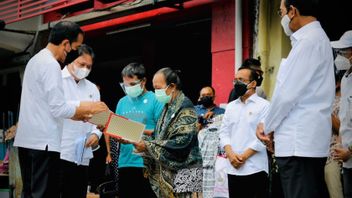 Presiden Jokowi Resmikan Program Bantuan Tunai untuk PKL dan Warung, 9 Oktober 2021