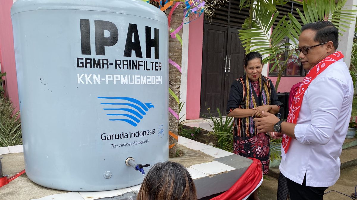 L’installation de réchauffement de l’eau de pluie dans un effort pour atteindre le village d’eau propre de Mandiri dans le sud-est des Moluques